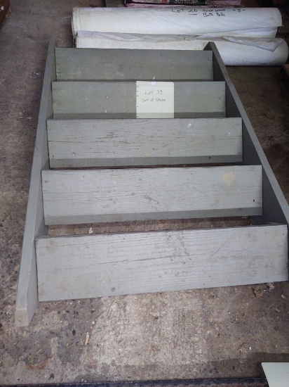 SET OF STEPS - PICK UP ONLY