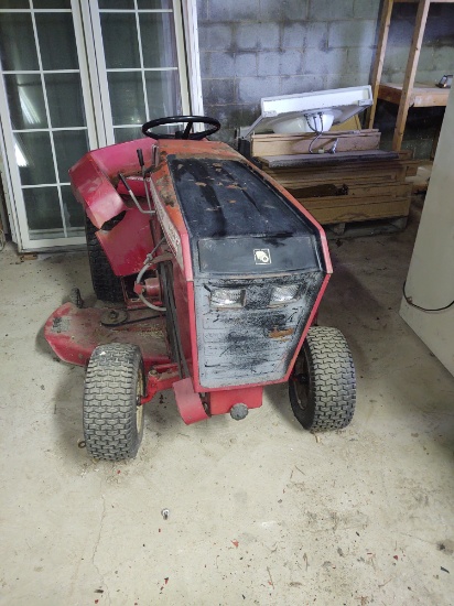 WHEEL HORSE 14hp Kohler engine RIDING MOWER (Rough - for parts) PICK UP ONLY