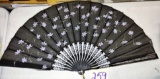 ANTIQUE LADIES HAND PAINTED FAN