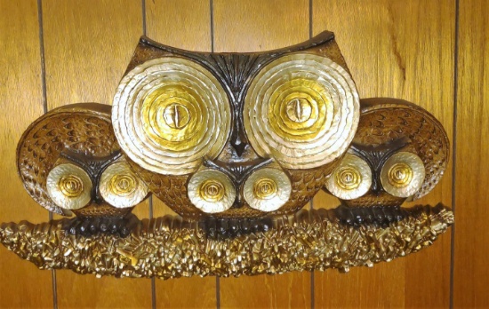 VINTAGE PLASTIC OWL WALL ART - PICK UP ONLY