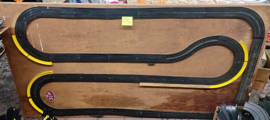 VINTAGE RACE TRACK ON 4X8' SHEET OF PLYWOOD - PICK UP ONLY