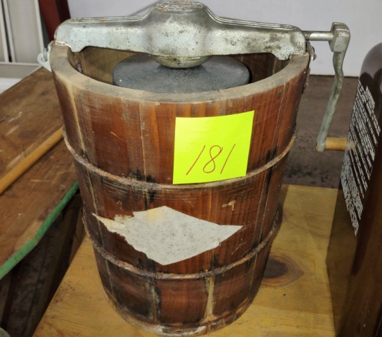 VINTAGE WHITE MOUNTAIN CRANK ICE CREAM MAKER "AS IS" -  PICK UP ONLY
