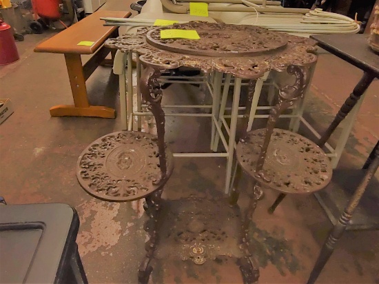 IRON PLANT STAND - PICK UP ONLY