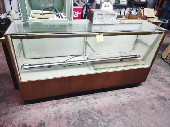 VINTAGE FLOOR STORE SHOWCASE - PICK UP ONLY