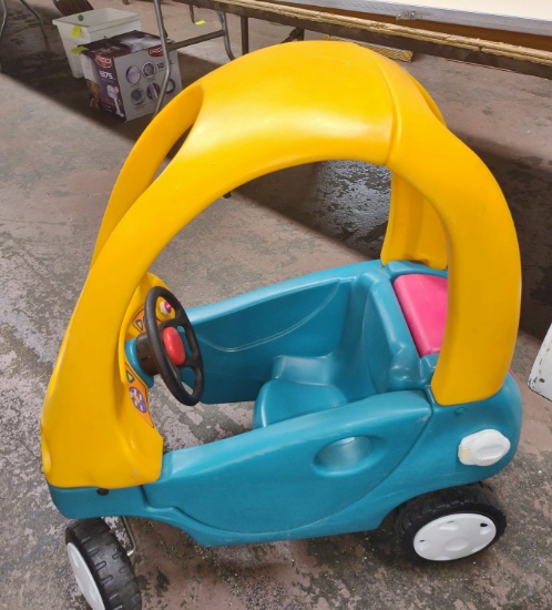 LITTLE TYKES CHILD'S CAR -  PICK UP ONLY