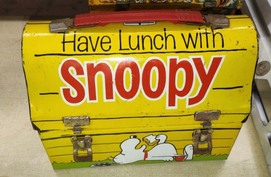VINTAGE SNOOPY LUNCH BOX (NO THERMOS)