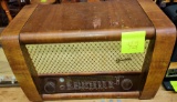 VINTAGE GRAETZ RADIO (NO CORD) -  PICK UP ONLY