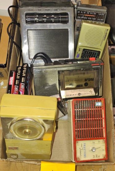 VINTAGE RADIOS, ETC. - PICK UP ONLY