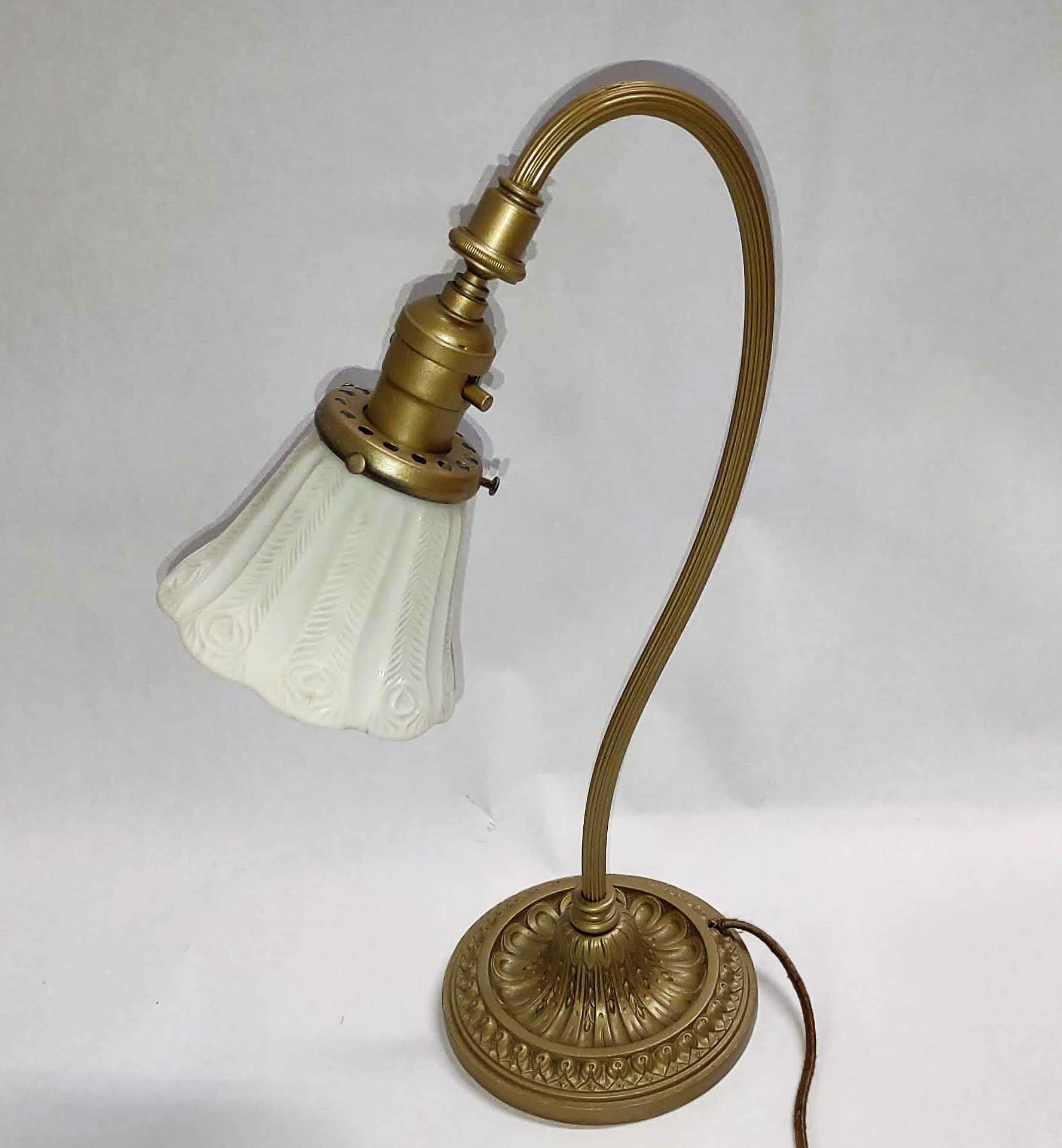 GOOSENECK TABLE LAMP with MUTUAL SUNSET LAMP Co. | Proxibid
