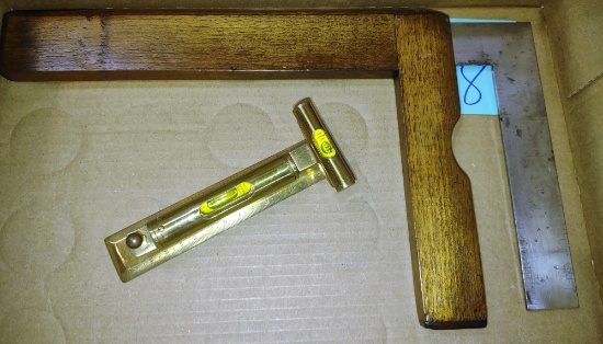 VINTAGE SQUARE MEASURE IN WOODEN SHEATH & BRASS SPIRIT LEVEL