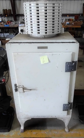 1930's GENERAL ELECTRIC MONITOR TOP REFRIGERATOR "AS IS" - PICK UP ONLY