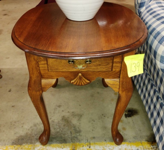 OAK END TABLE - PICK UP ONLY