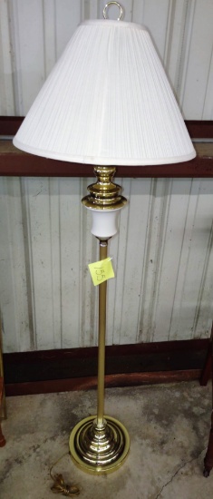 FLOOR LAMP -O PICK UP ONLY