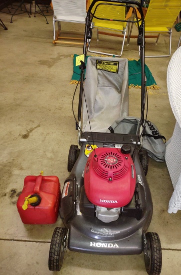 HONDA PUSH MOWER with BAGGER & GAS CAN - PICK UP ONLY