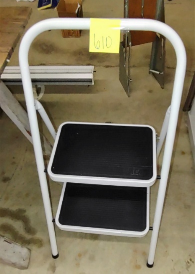 FOLDING STEP STOOL - PICK UP ONLY