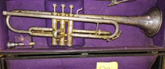 VINTAGE TRUMPET IN CASE - PICK UP ONLY
