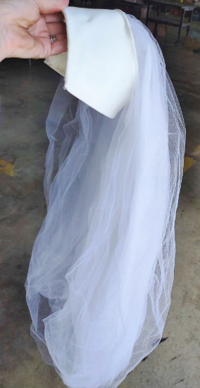 VINTAGE VEIL - PICK UP ONLY