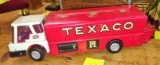 VINTAGE TEXACO JET FUEL TRUCK