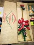 VINTAGE CHRISTMAS SHOVEL DOOR DECORATION in ORIGINAL BOX - PICK UP ONLY