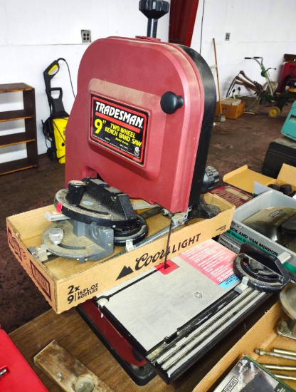 TRADESMAN 9" BANDSAW - PICK UP ONLY