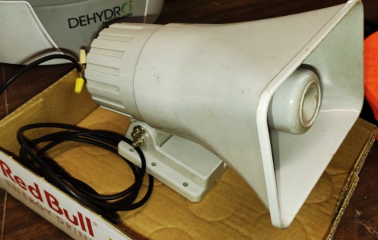 RADIO SHACK POWER HORN - PICK UP ONLY