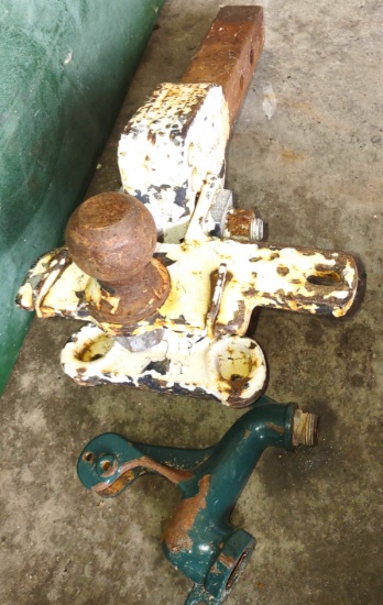 HEAVY DUTY BALL HITCH & RECEIVER - PICK UP ONLY