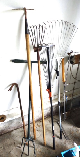 LAWN & GARDEN TOOLS - PICK UP ONLY
