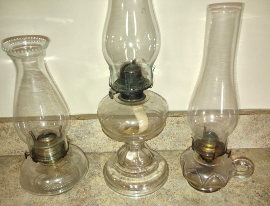 3 VINTAGE KEROSENE OIL LAMPS - PICK UP ONLY