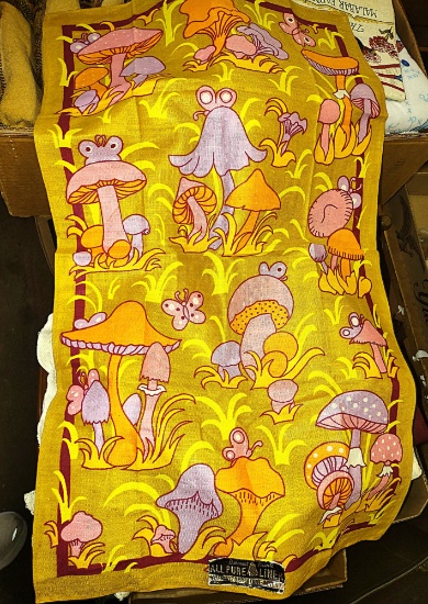 VINTAGE RETRO MUSHROOM TOWEL with TAG