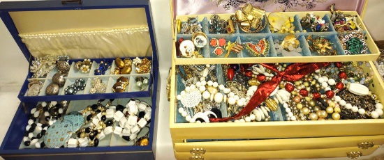 COSTUME JEWELRY in CASES