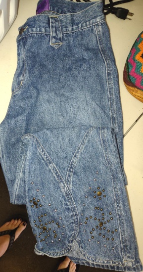 LADIES SIZE 5/6 STUDDED BOTTOM DENIM CAPRIS