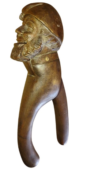 VINTAGE 8.5" NUTCRACKER