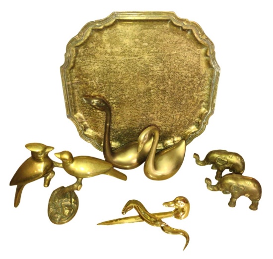 GROUP OF VINTAGE BRASS ITEMS - PICK UP ONLY