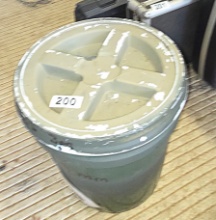 PLASTIC BUCKET & LID - PICK UP ONLY