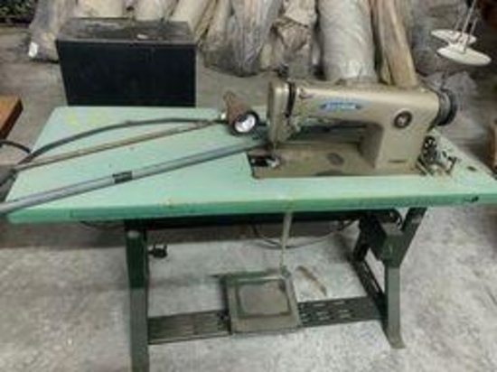 Cutline Sewing Machine C-220 with table
