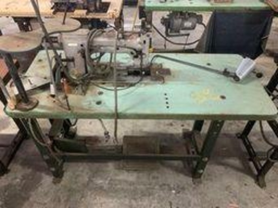 Durkopp Sewing Machine 380-13535 with table
