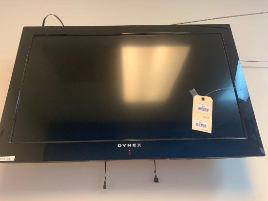Dynex 32" Flat Screen TV w/ Wall Mount