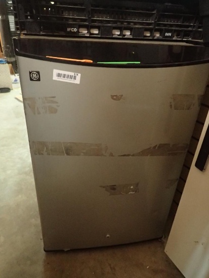 Used Small GE Refrigerator - Qty - 1