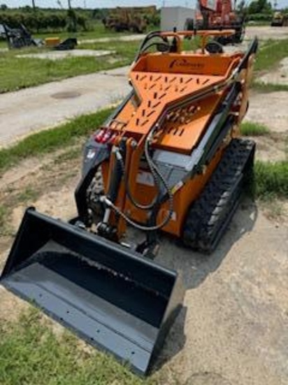 Land Hero Mini Skid Steer Loader