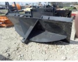 Landhonor Skid Steer Utility Hitch Adapter 2
