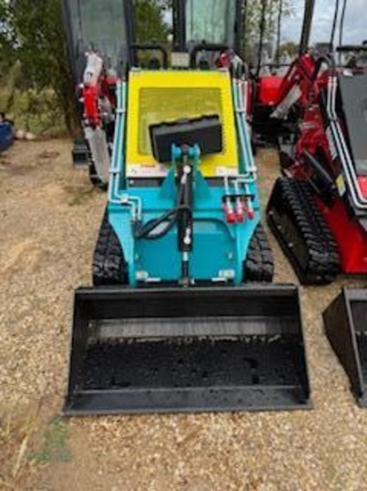EG360 Mini Skid Steer