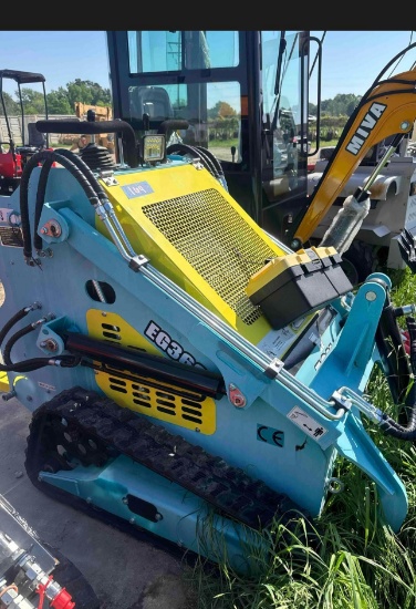 EG360 Blue Mini Skid Steer Loader