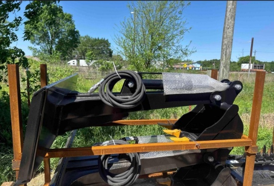 GiYi Skid Steer Backhoe Attachment