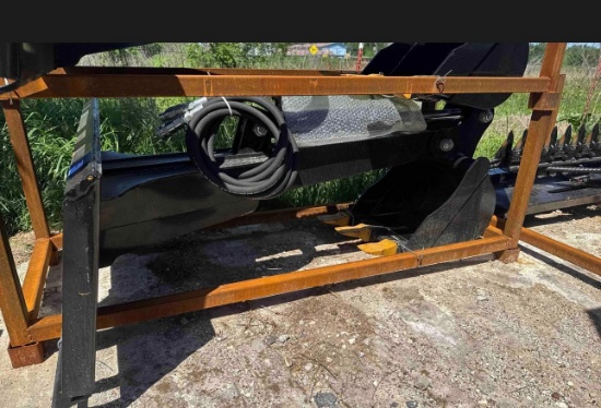 GiYi Skid Steer Backhoe Attachment
