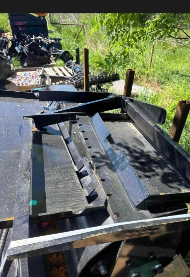 GiYi Mini Skid Steer Forks Attachment