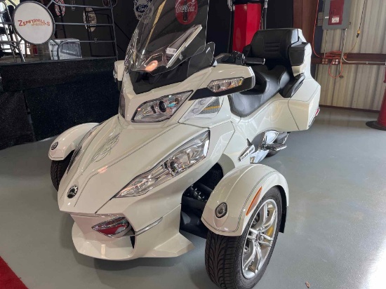 2011 CAN-AM SPYDER   VIN:  2BXJBDC15BV001655   WHITE