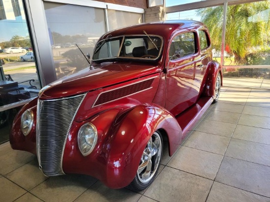 1937 Ford 2 Door