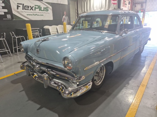 1953 Ford Club Sedan 2dr