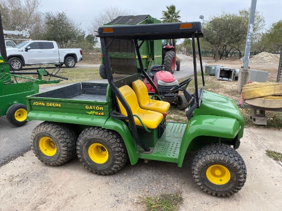 John Deere Gator 6x4