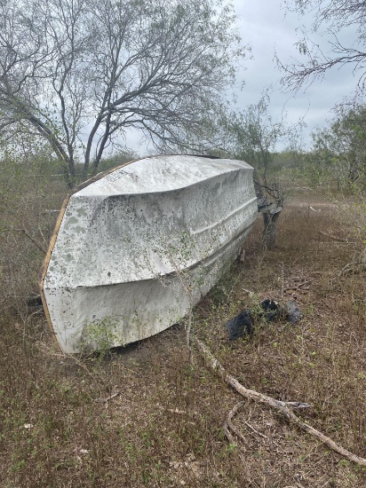 Boat with Mercruiser Engine